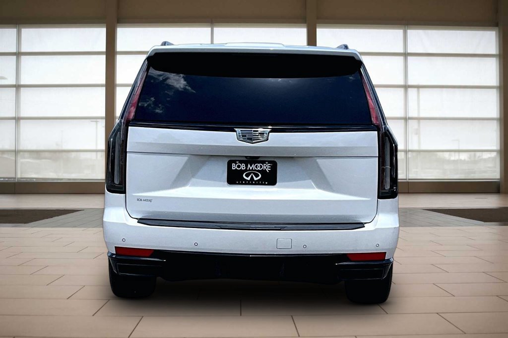 Used 2023 Cadillac Escalade ESV Sport Platinum w/ LPO, ONYX Package AWD/4WD image 4