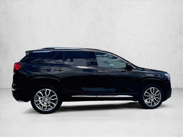 Used 2022 GMC Terrain Denali w/ Denali Premium Package AWD/4WD image 5
