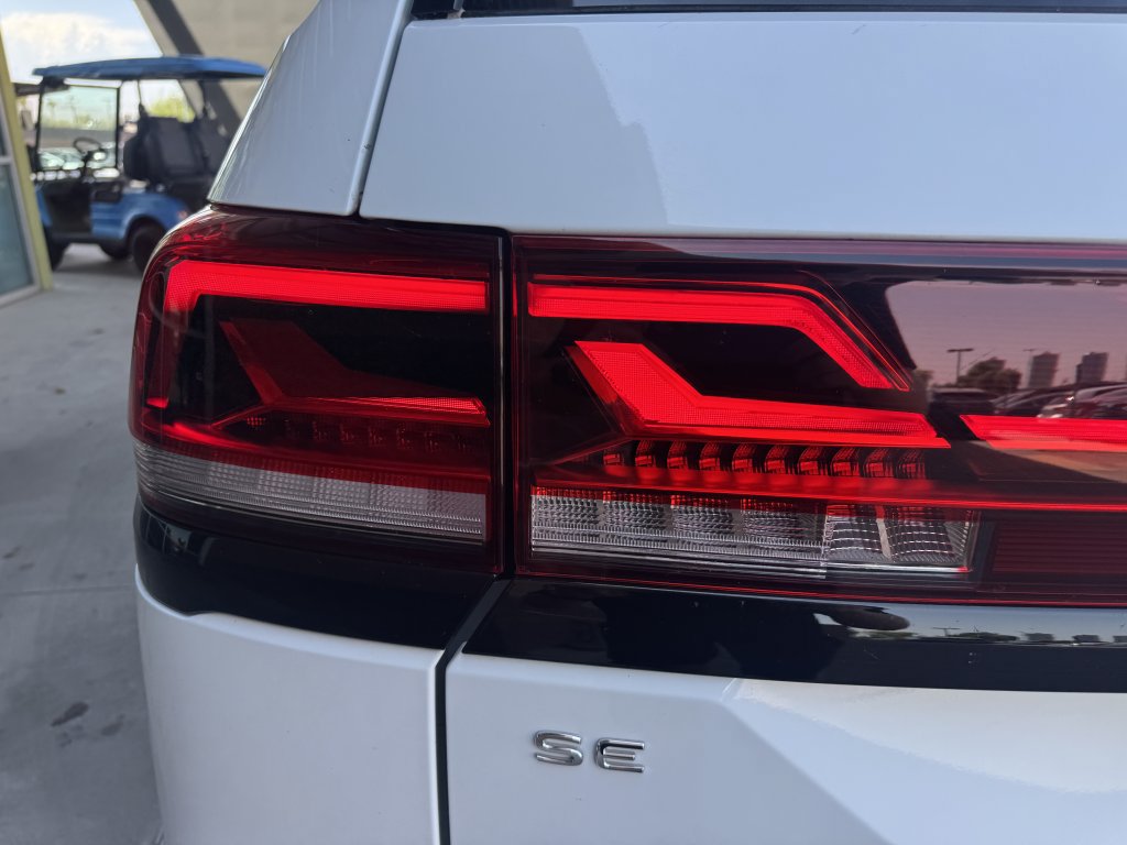 Used 2024 Volkswagen Atlas Peak Edition SE AWD/4WD image 11