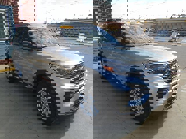 Used 2020 Ford Explorer XLT w/ Comfort Package image 11