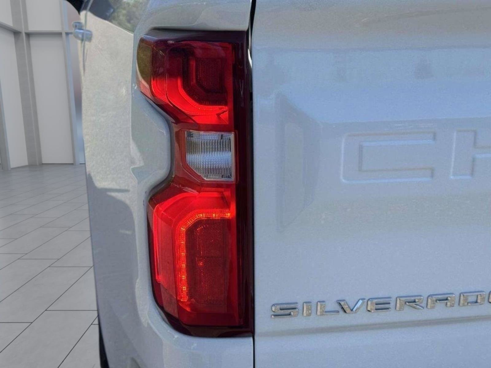 Used 2023 Chevrolet Silverado 1500 RST AWD/4WD image 10