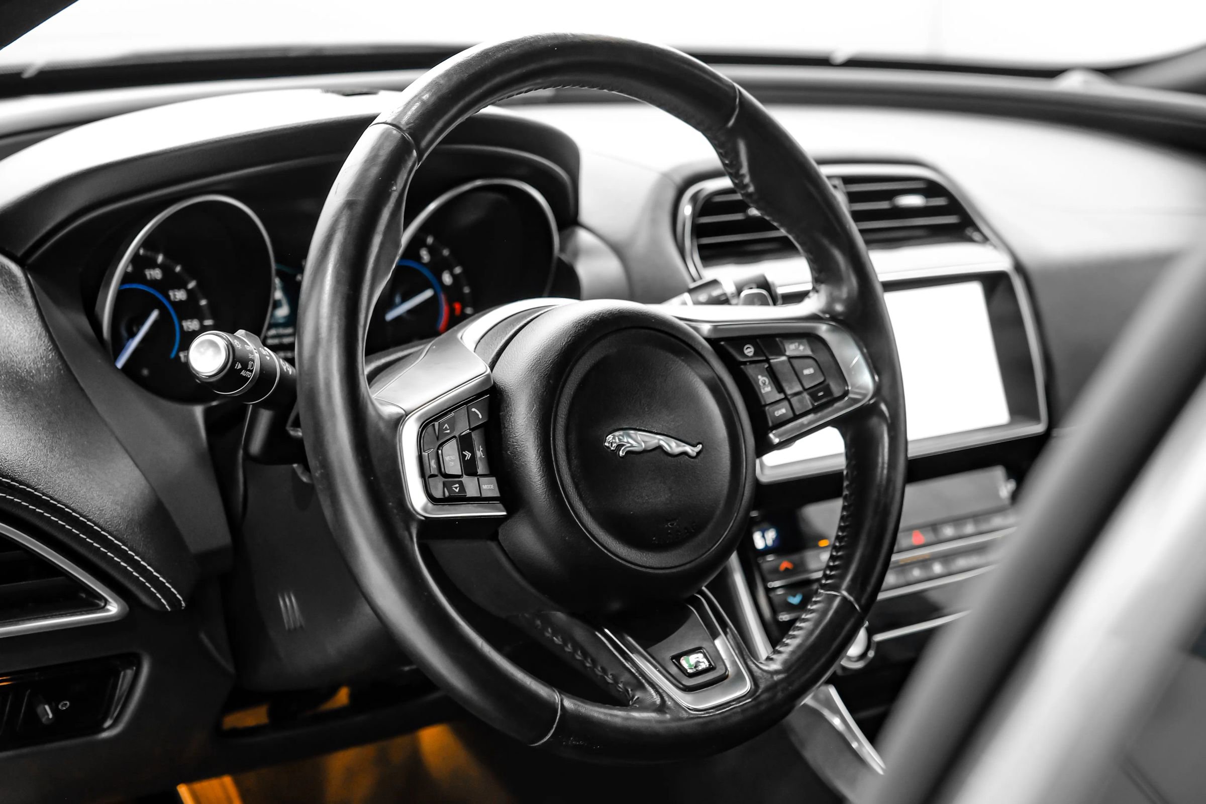 Used 2019 Jaguar XE R-Sport AWD/4WD image 19