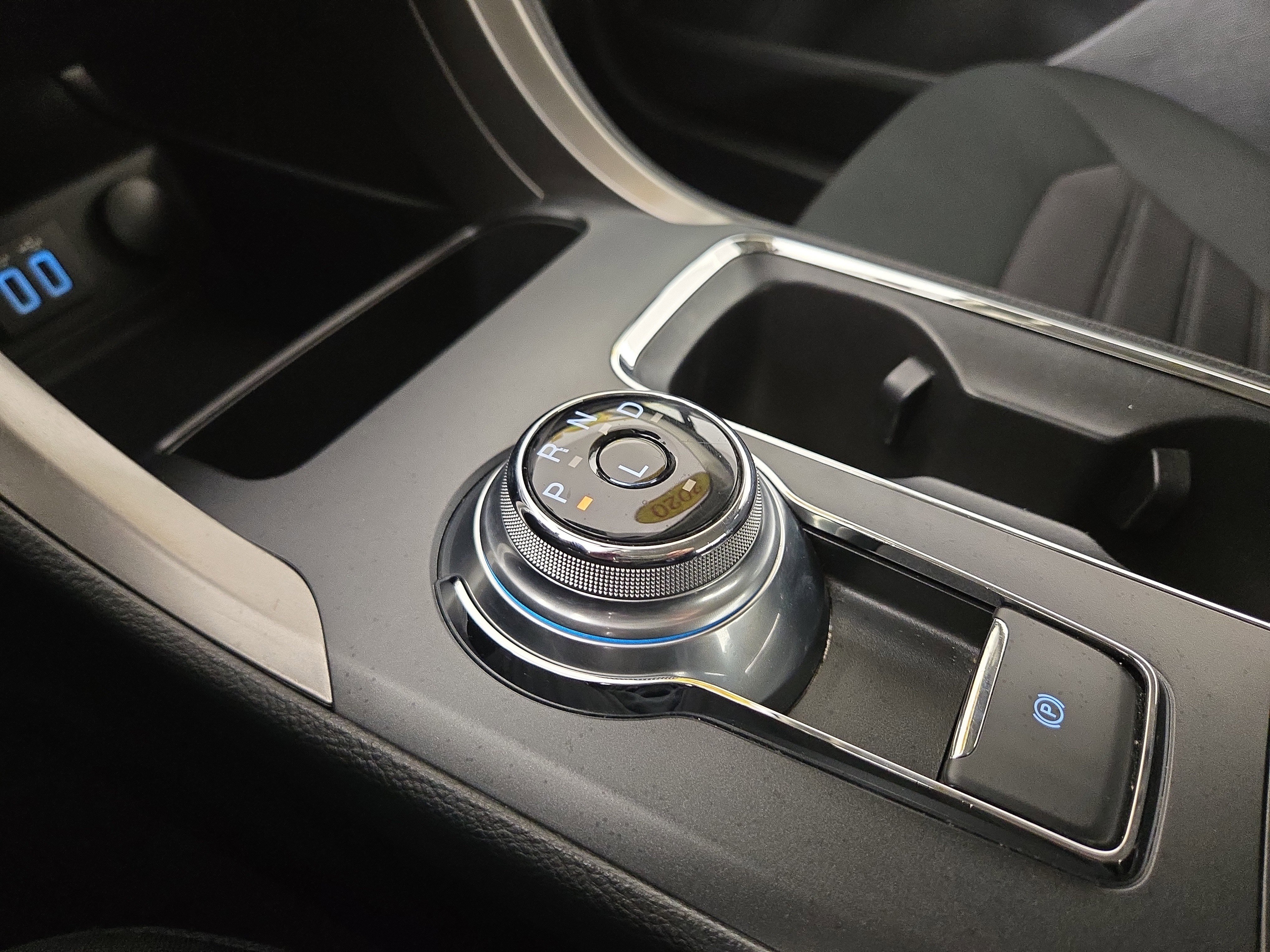 Used 2020 Ford Fusion SE image 22