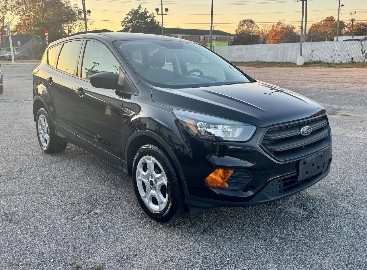 Used 2018 Ford Escape S image 3