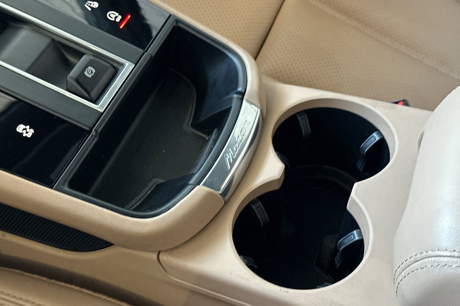 Certified 2023 Porsche Macan S image 26