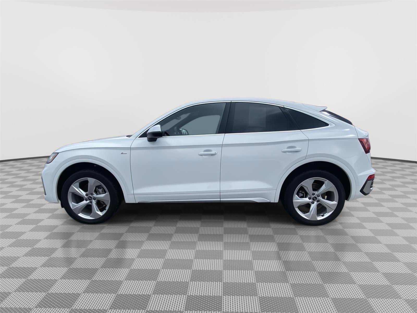 Used 2022 Audi Q5 2.0T Premium Plus image 2