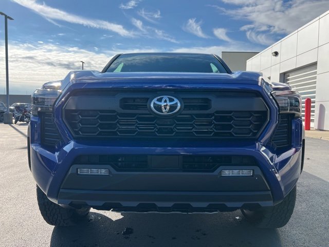 Certified 2025 Toyota Tacoma TRD Off-Road image 2