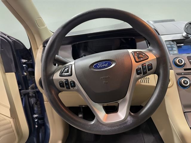 Used 2017 Ford Taurus SE image 15