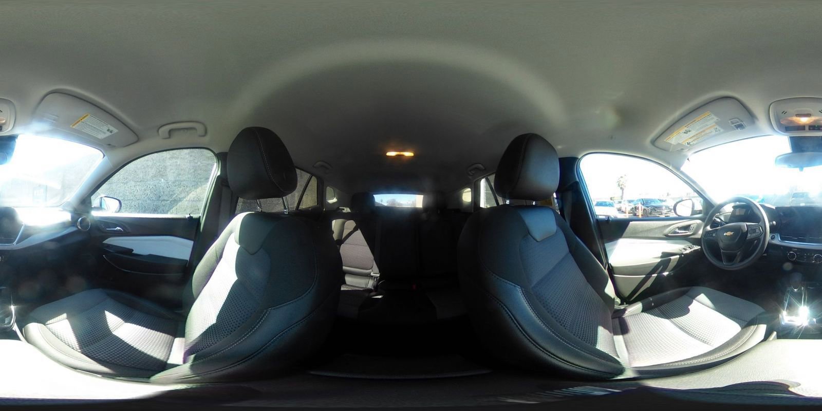 Used 2025 Chevrolet Trax LT image 41