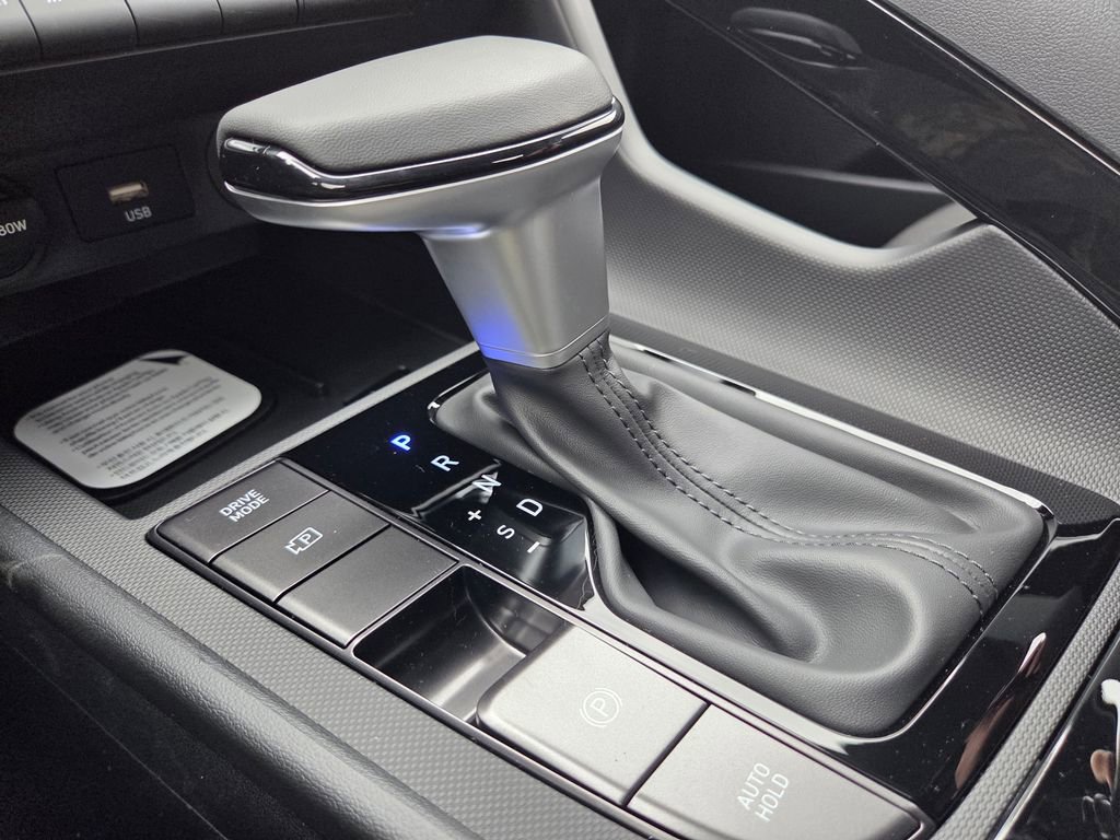 New 2026 Hyundai Elantra Sport FWD image 32