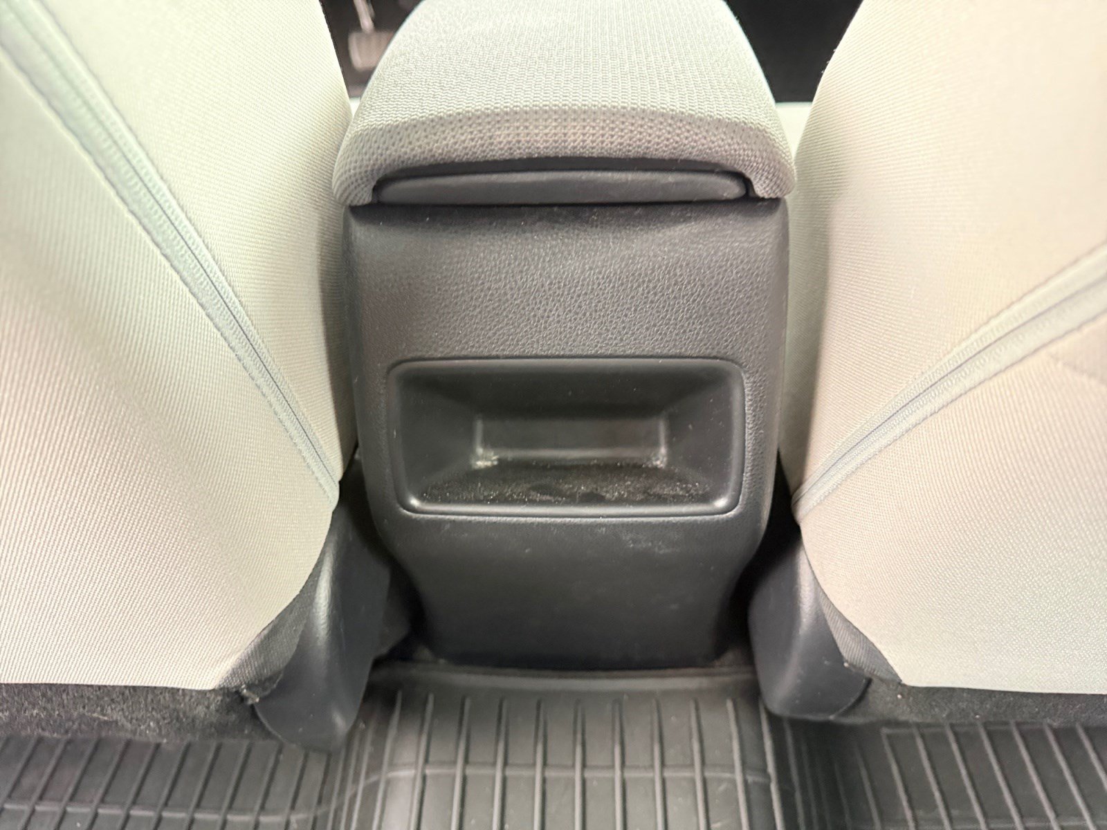Used 2021 Toyota Corolla LE FWD image 30