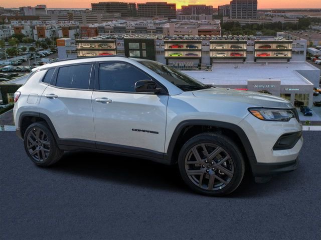 New 2026 Jeep Compass Latitude w/ Sun and Sound Group
