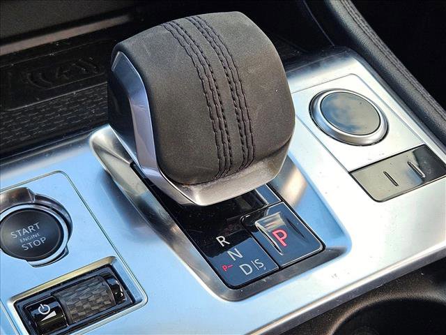 Used 2021 Jaguar F-PACE image 11