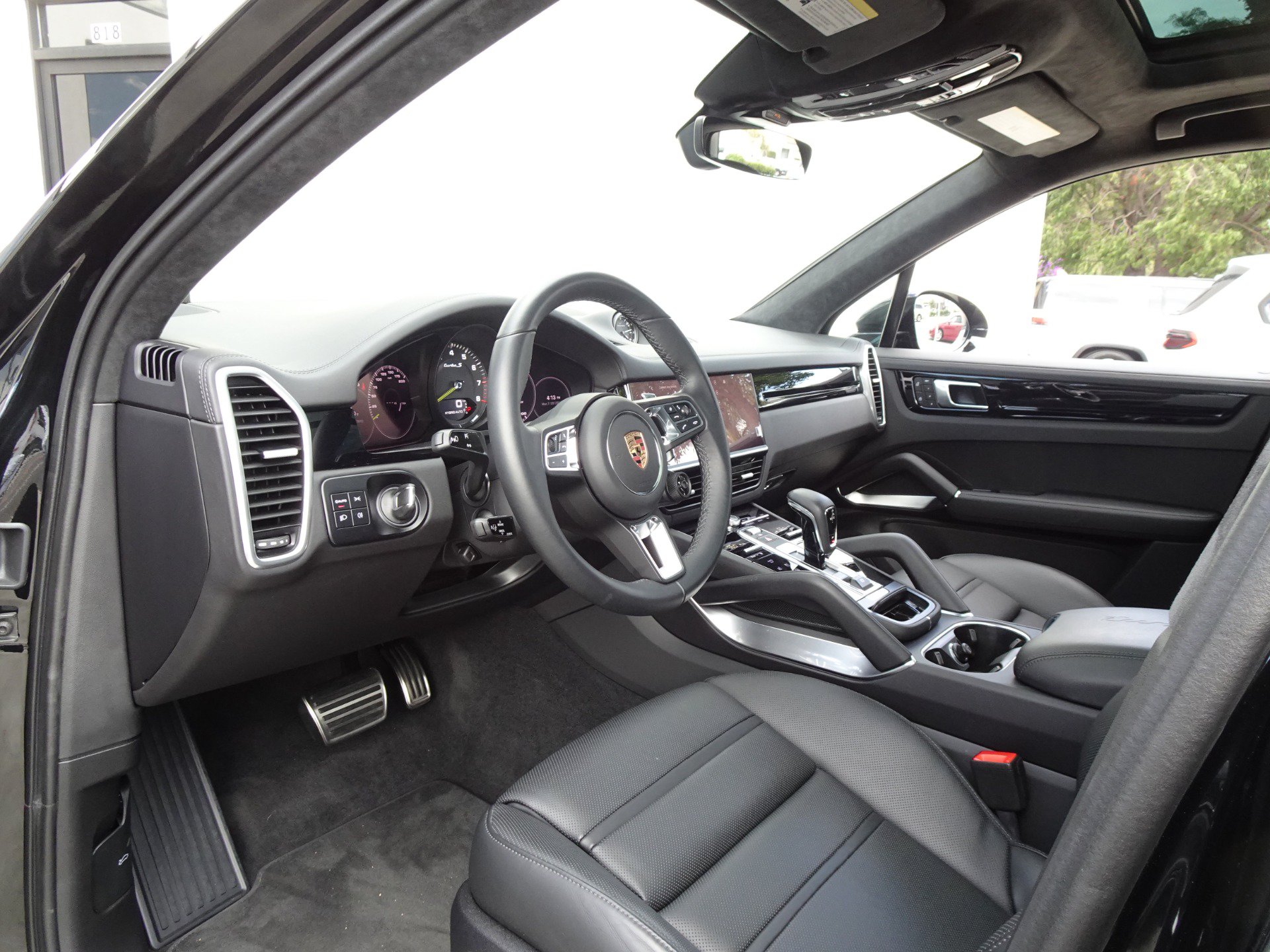 Used 2023 Porsche Cayenne Turbo S AWD/4WD image 12