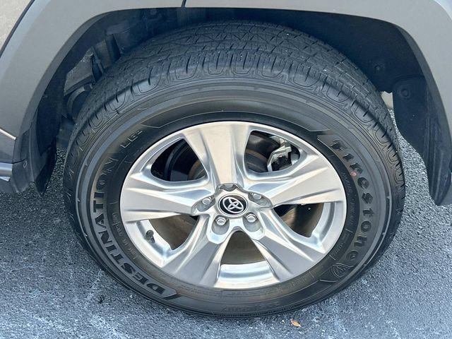 Used 2025 Toyota RAV4 XLE FWD image 13