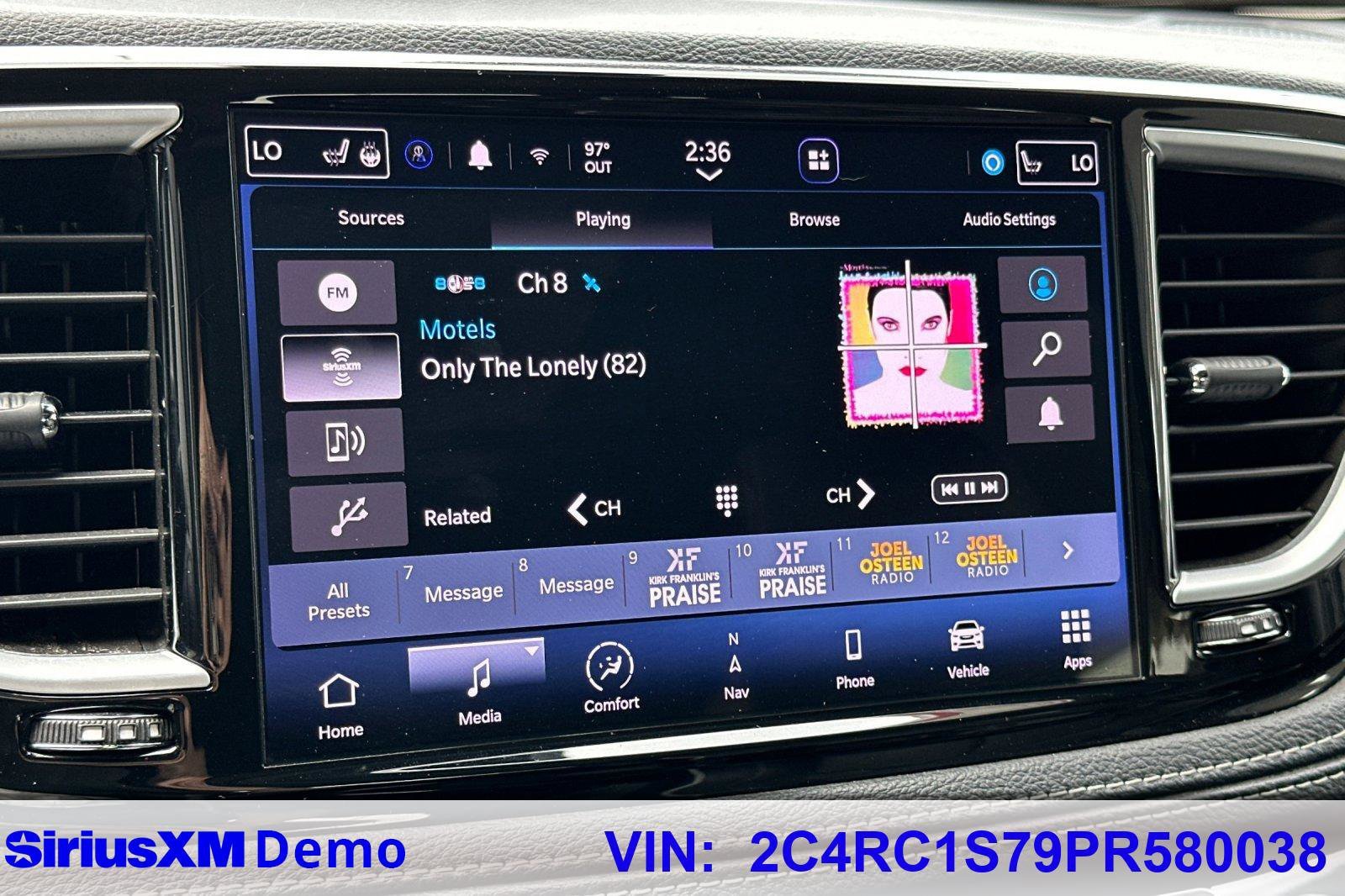 Used 2023 Chrysler Pacifica Limited w/ S Appearance Package FWD image 30