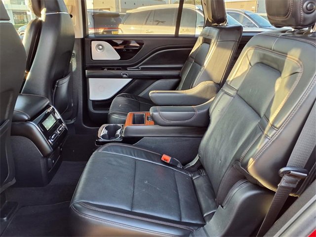 Used 2020 Lincoln Aviator Reserve w/ Equipment Group 202A image 8