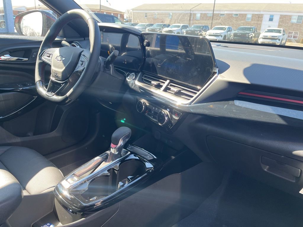 New 2026 Chevrolet Trax RS w/ Driver Confidence Package FWD image 31