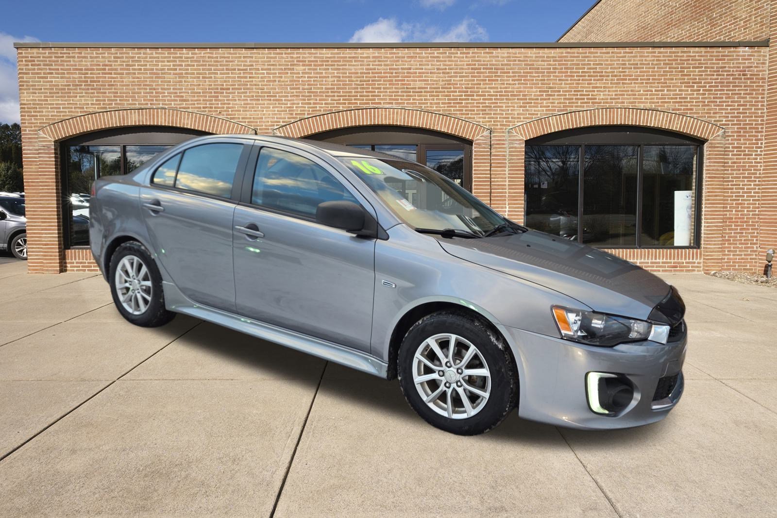 Used 2016 Mitsubishi Lancer ES image 1
