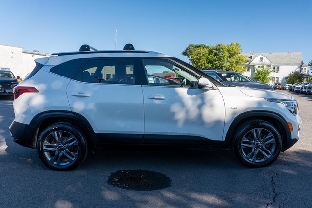 Used 2023 Kia Seltos S w/ Navigation Package AWD/4WD image 5
