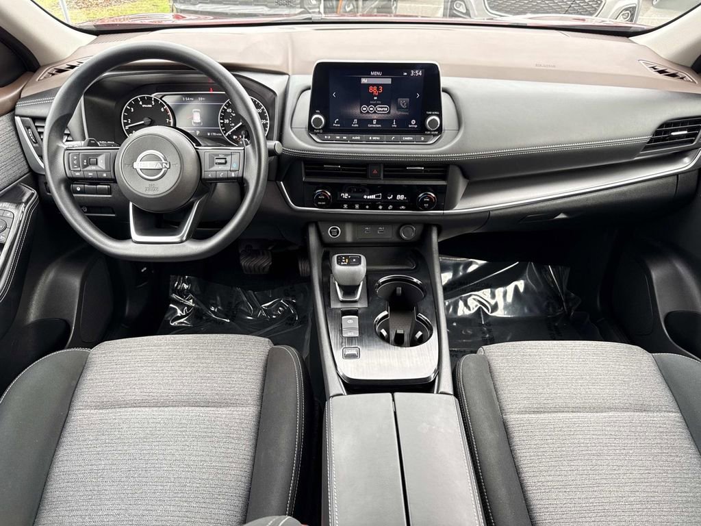 Used 2023 Nissan Rogue SV image 19