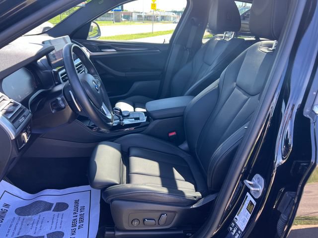Used 2025 BMW X4 xDrive30i AWD/4WD image 12