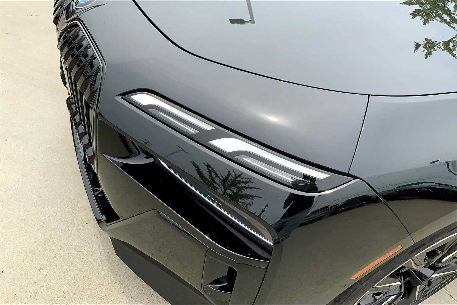 New 2025 BMW 760i xDrive AWD/4WD image 13