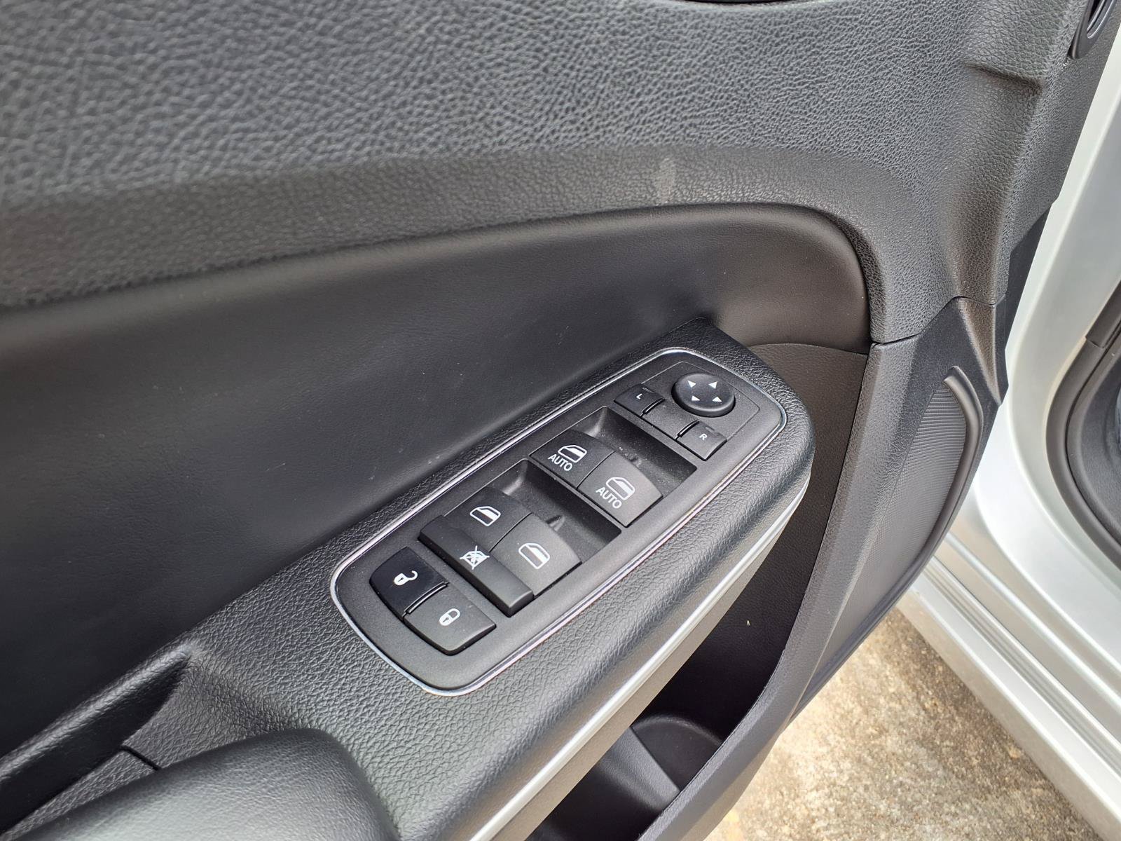 Used 2023 Chrysler 300 Touring w/ Sport Appearance Package RWD image 13