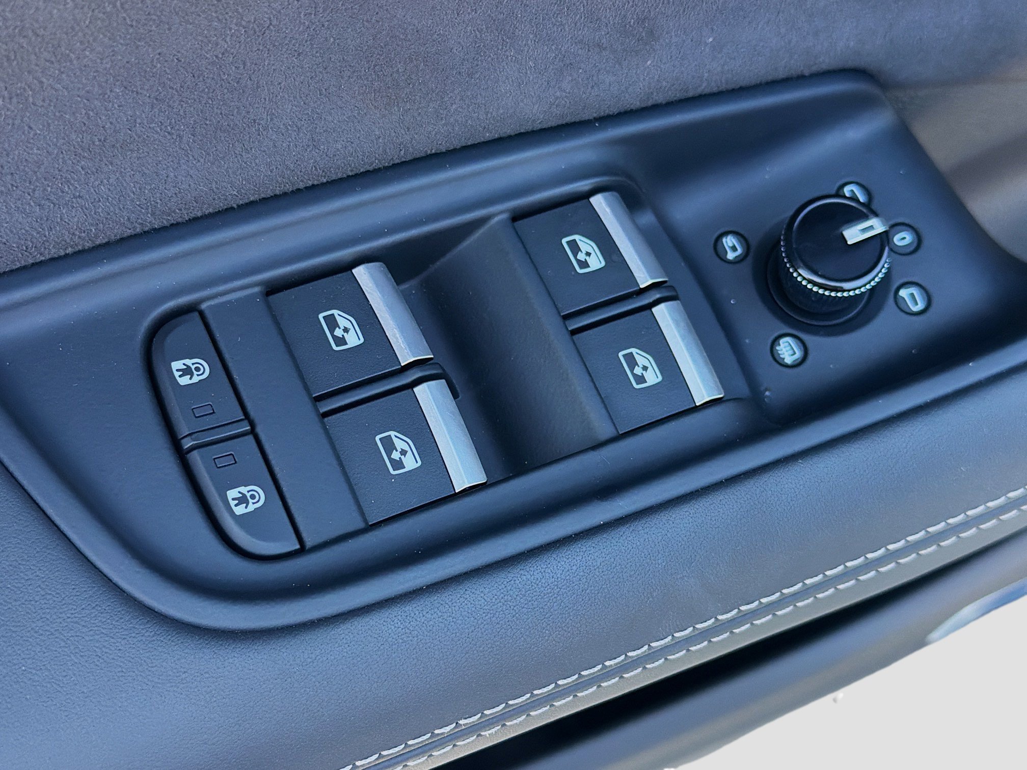 Used 2024 Audi SQ8 Prestige image 24