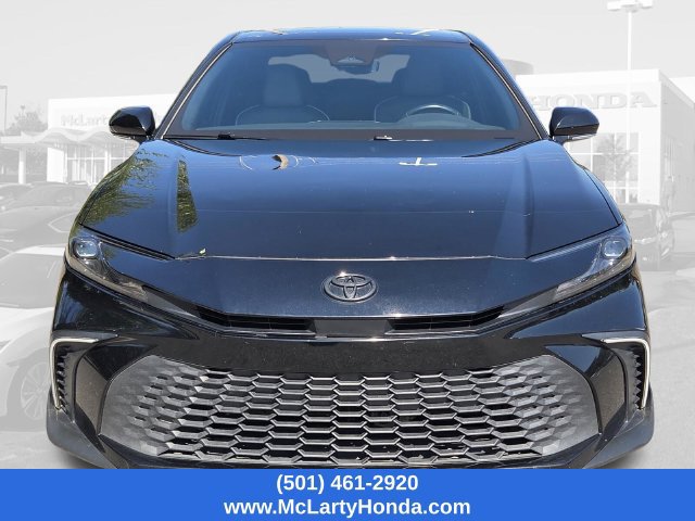 Used 2025 Toyota Camry SE FWD image 5