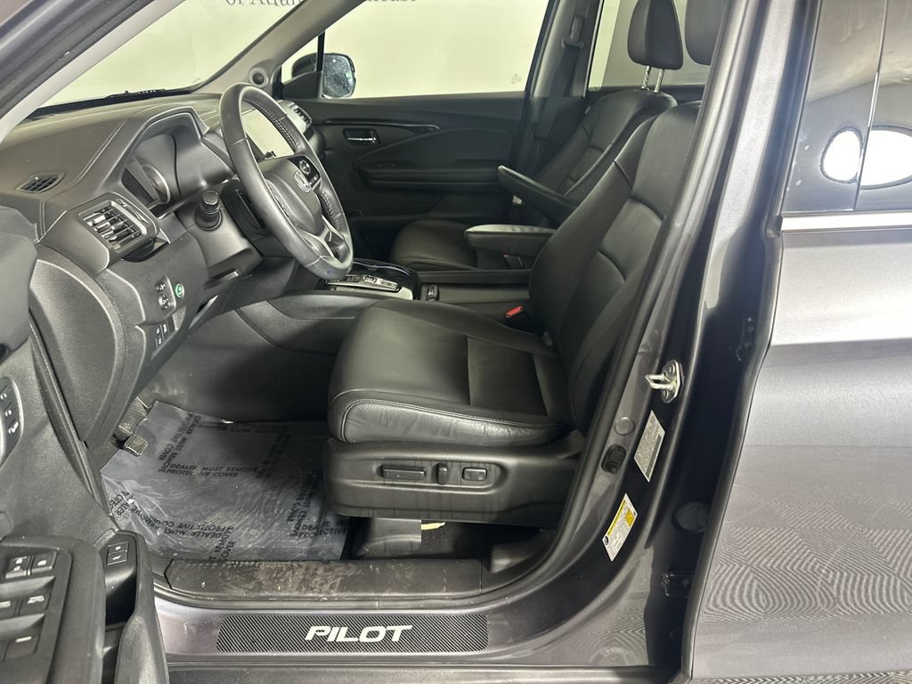 Used 2022 Honda Pilot Touring image 9