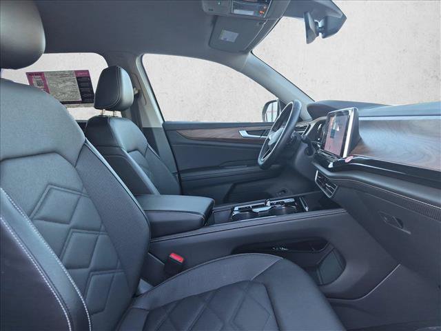 Used 2025 Volkswagen Atlas SE FWD image 21