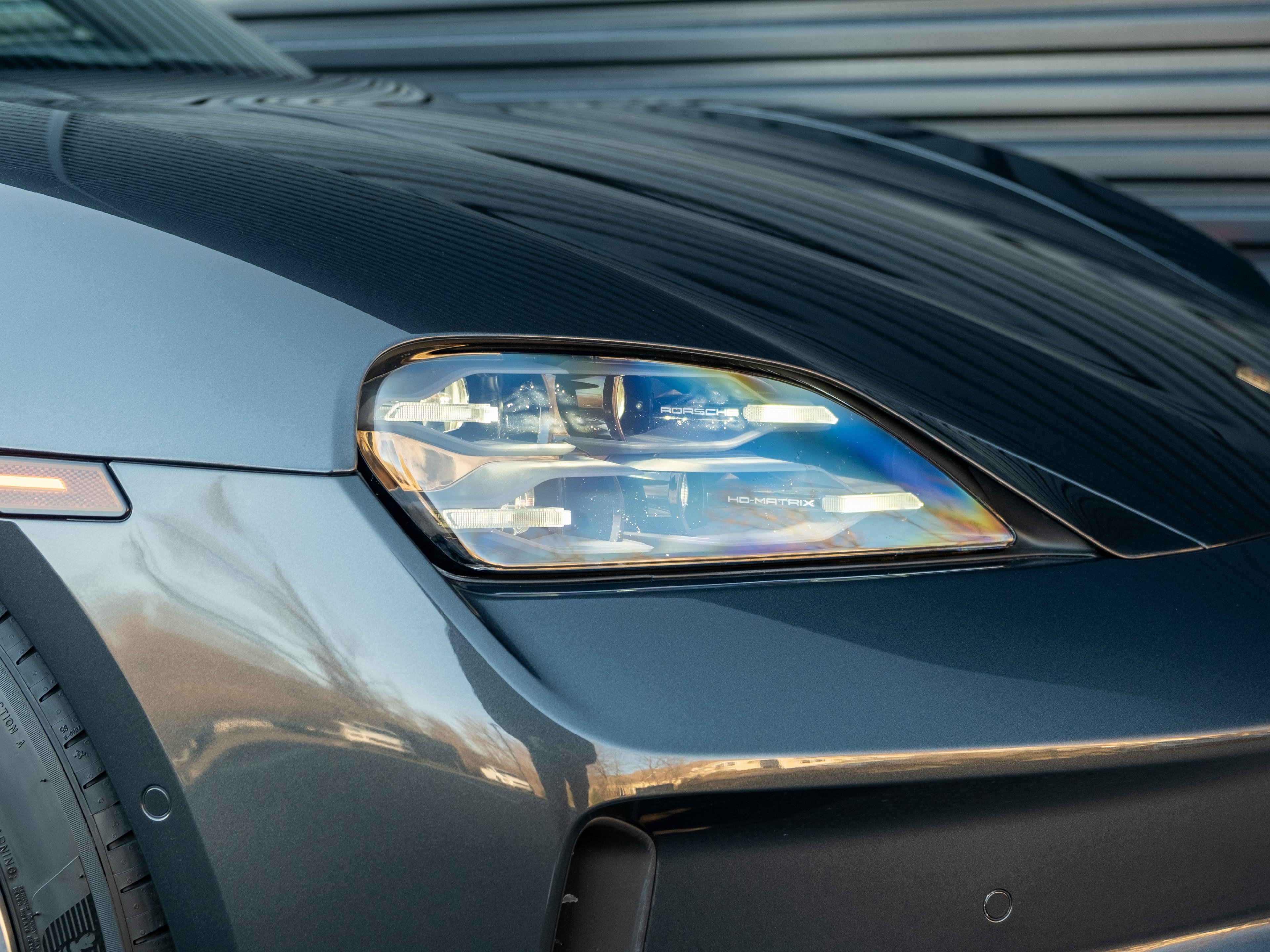Used 2025 Porsche Taycan 4S image 38