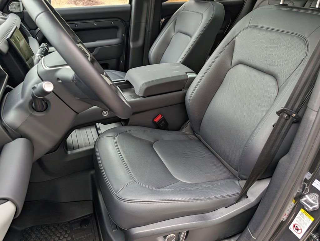 Used 2024 Land Rover Defender 130 S image 6