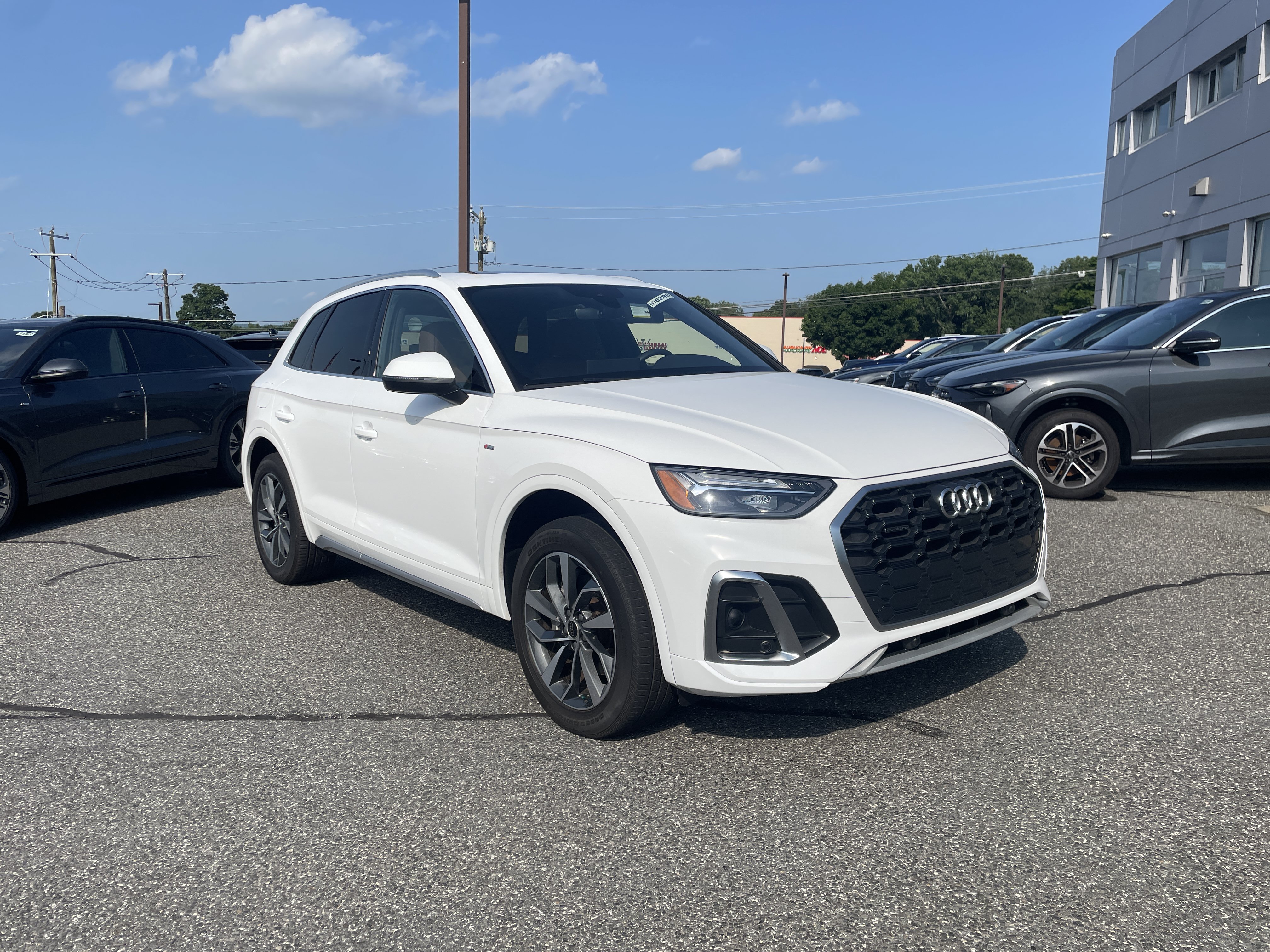 Certified 2024 Audi Q5 2.0T Premium Plus AWD/4WD image 1