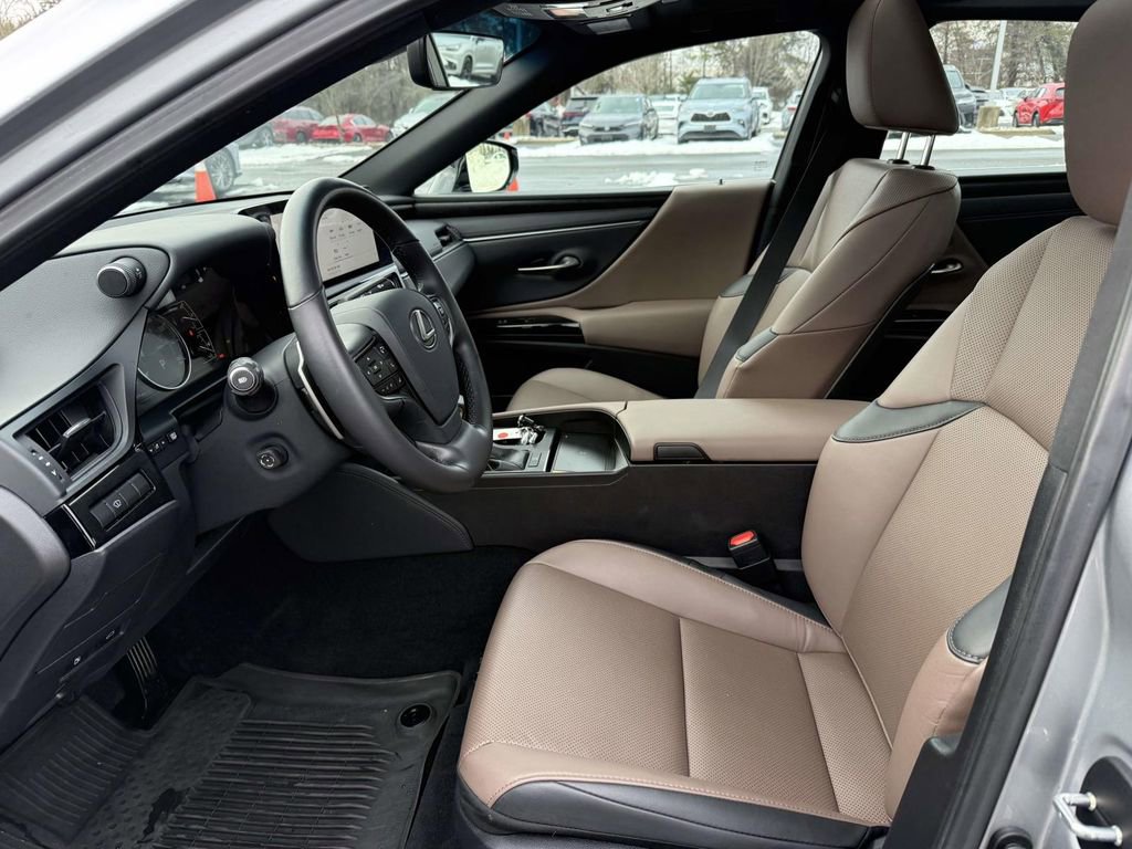 Used 2025 Lexus ES 350 w/ Premium Package image 13