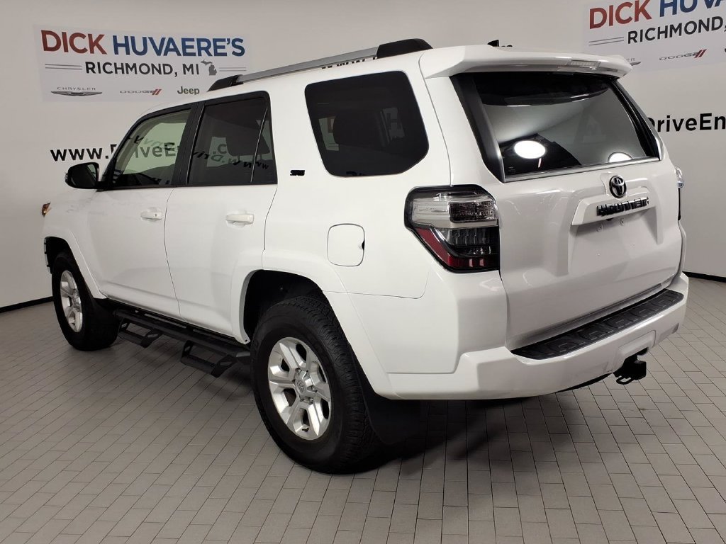 Used 2024 Toyota 4Runner SR5 Premium w/ Moonroof Package AWD/4WD image 6