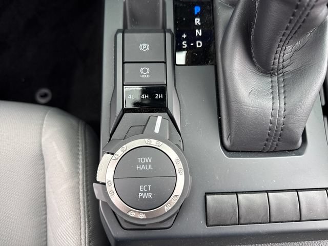Certified 2025 Toyota Tacoma SR5 AWD/4WD image 36