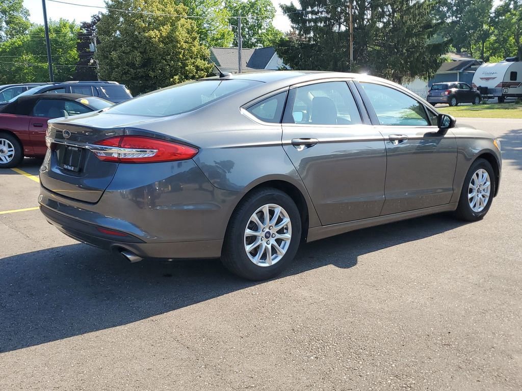 Used 2017 Ford Fusion S image 3