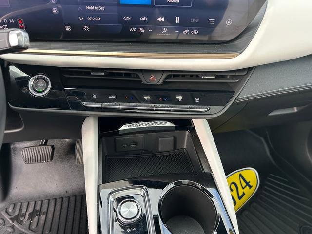 Used 2024 Buick Envision Avenir image 16