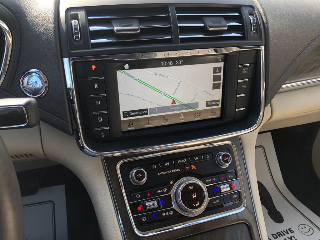 Used 2017 Lincoln Continental Reserve w/ Climate Package image 24