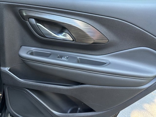 Used 2024 GMC Terrain SLT image 27