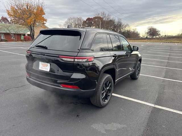 New 2025 Jeep Grand Cherokee Altitude image 7