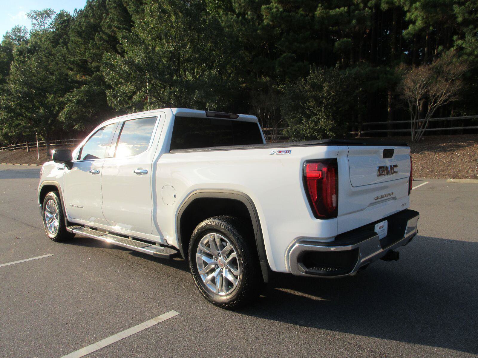 Used 2022 GMC Sierra 1500 SLT w/ SLT Premium Plus Package AWD/4WD image 7