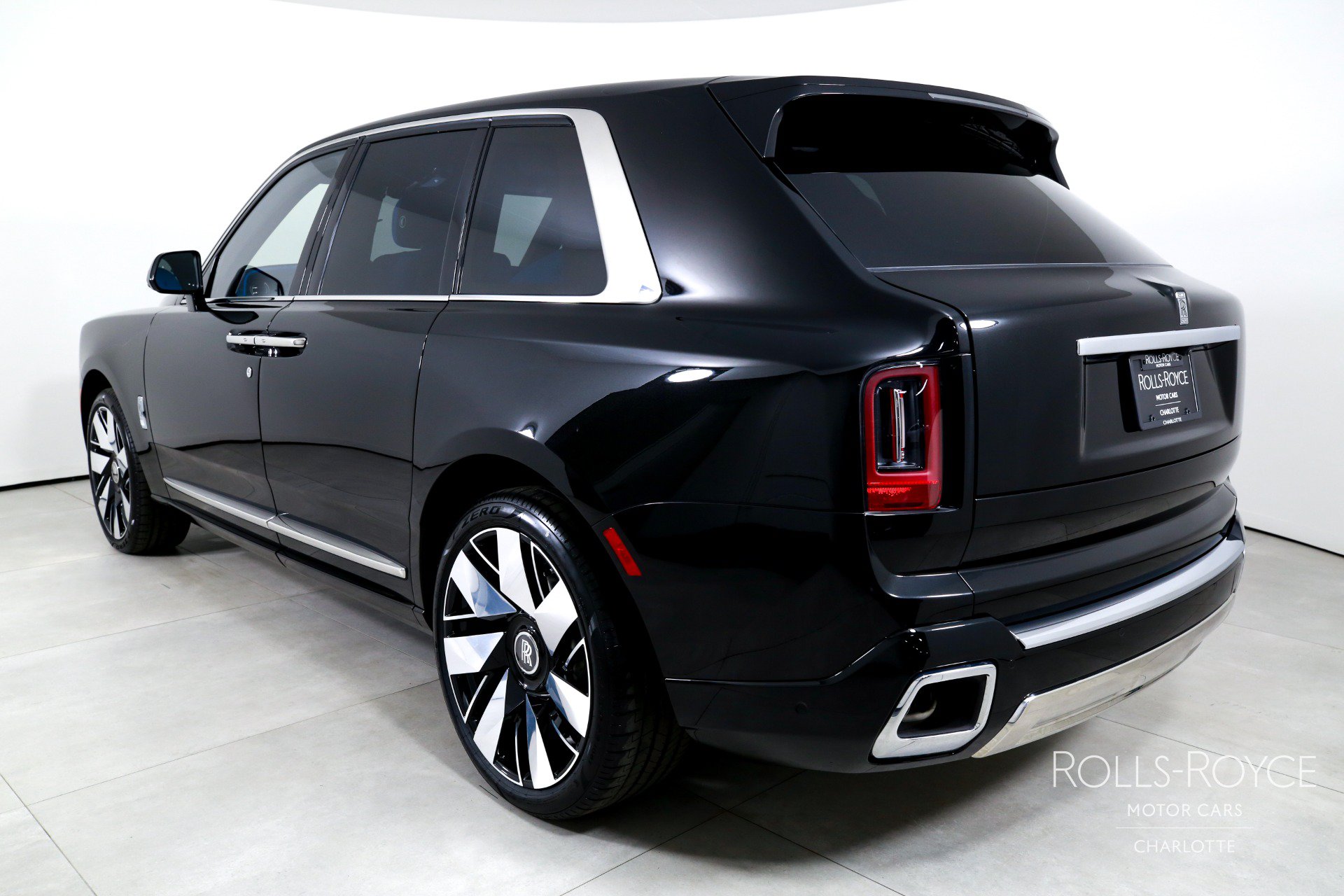 New 2026 Rolls-Royce Cullinan AWD/4WD image 8
