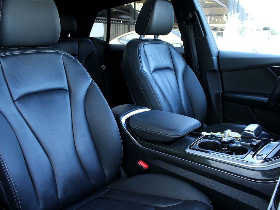 Used 2019 Audi Q8 Premium w/ Convenience Package image 27