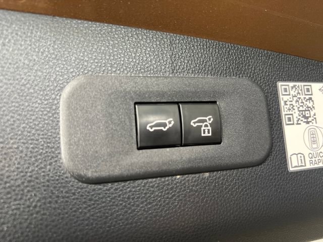 Used 2025 Toyota Crown Signia image 8