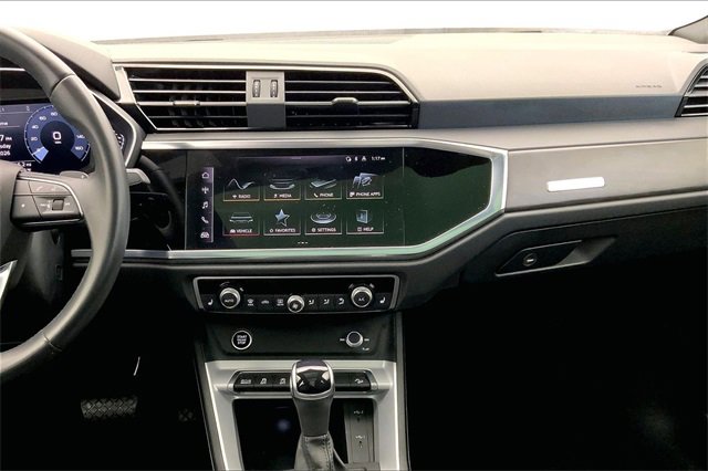 Certified 2023 Audi Q3 2.0T Premium w/ Convenience Package image 6