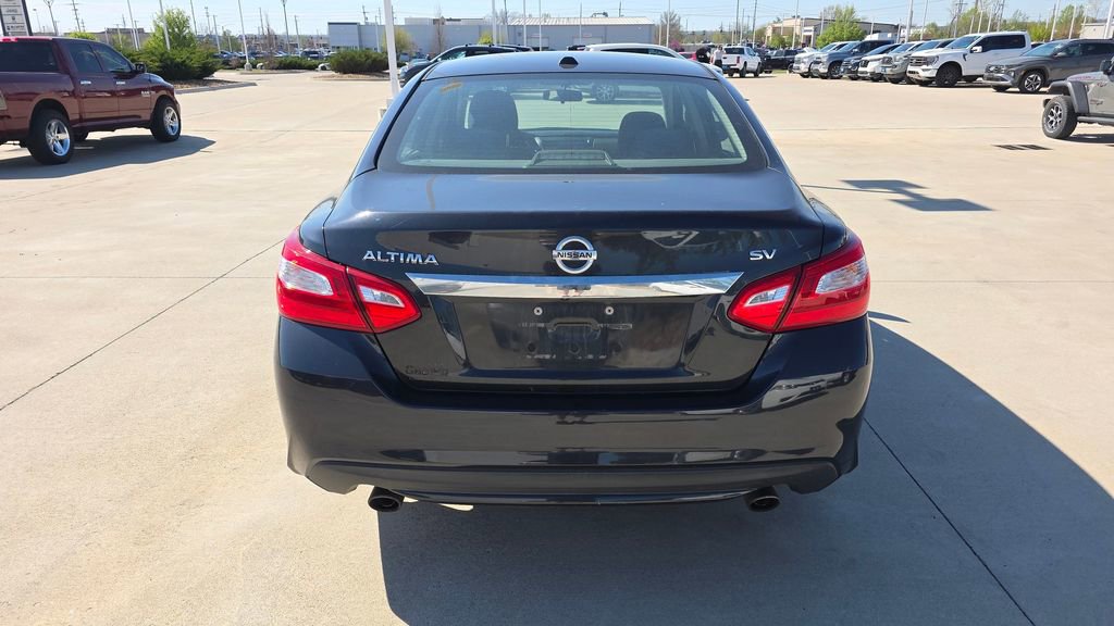 Used 2017 Nissan Altima 2.5 SV FWD image 4