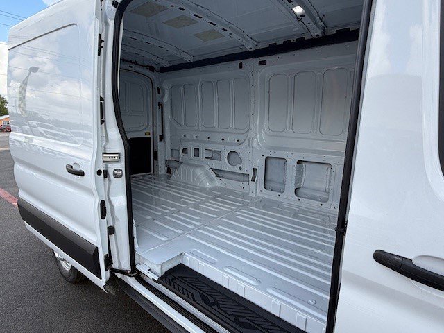 New 2025 Ford Transit 250 148 Medium Roof Extended AWD image 9